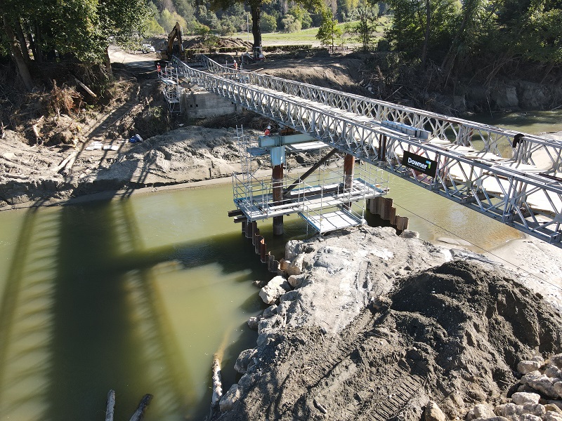 리싱턴은 베일리 다리로 다시 연결됨