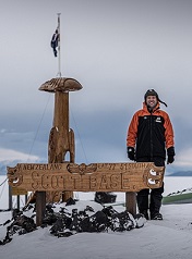 남극에서의 403일