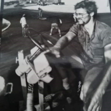 크리스 맥배런: 온라인슬롯사이트와 함께 40주년을 축하합니다